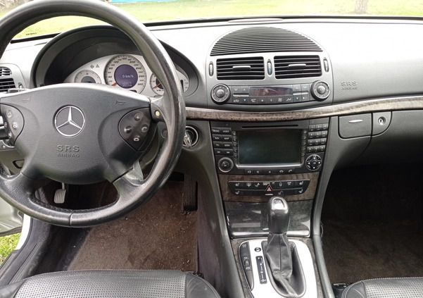 Mercedes-Benz Klasa E cena 63000 przebieg: 200800, rok produkcji 2003 z Bolesławiec małe 29